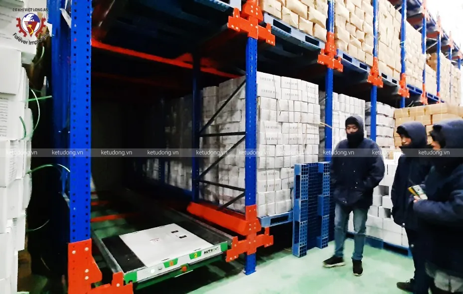 Nghiệm Thu Và Chạy Thử Robot Trong Kho Hải Sản Đông Lạnh
